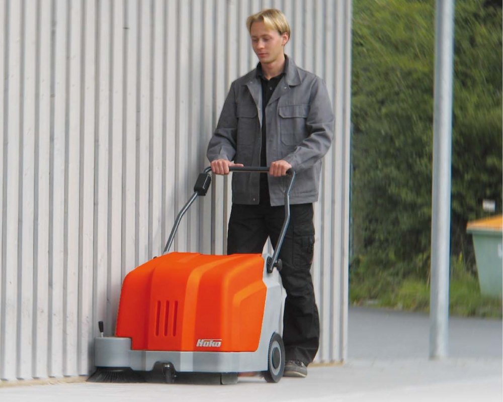 Sweepmaster-B500-Battery-Floor-Sweeper-3