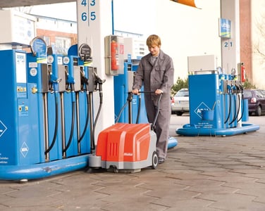 Sweepmaster-B500-Battery-Floor-Sweeper-4