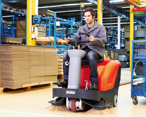 Sweepmaster-B800-R-Industrial-Floor-Sweeper-2