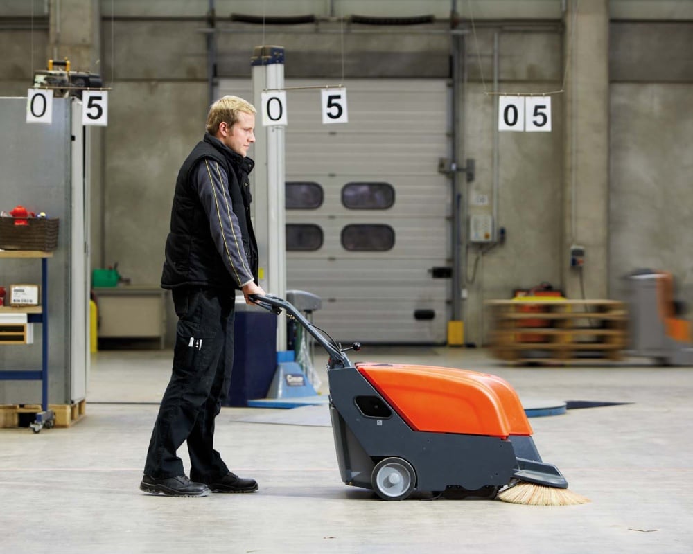 Sweepmaster-B-P650-Battery-or-Petrol-Floor-Sweeper-4.jpg