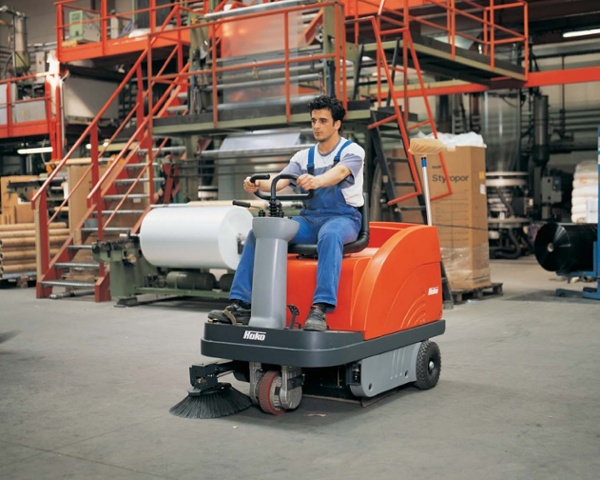 Sweepmaster-B-P900-R-Industrial-Floor-Sweeper-3.jpg