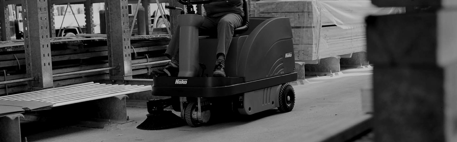 Sweepmaster 900 R Electric or Petrol Industrial Floor Sweeper or Electric Carpet Area Vacuum